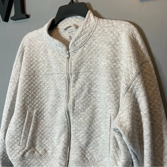 Gilly Hicks gray quilted bomber jacket women’s size large - Picture 2 of 8